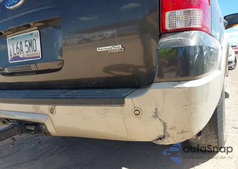 2005 Ford Expedition Eddie Bauer/King Ranch z USA, uszkodzony, nr VIN 1FMFU18505LA45123